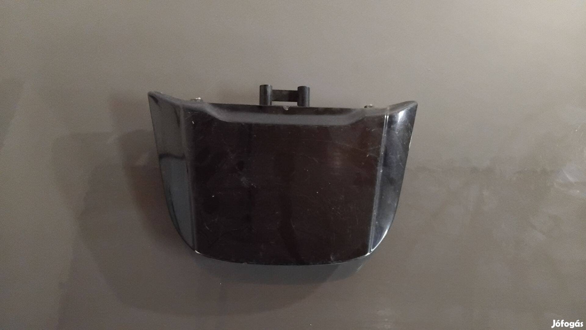 Suzuki Burgman 400 K3 Hátsó idom konzollal