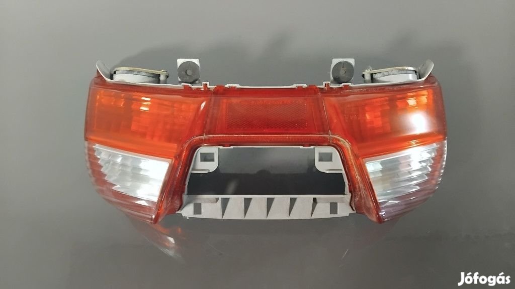 Suzuki Burgman 400 K3 - Hátsó lámpa