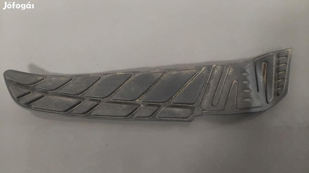 Suzuki Burgman 400 K3 - Jobb oldali taposógumi