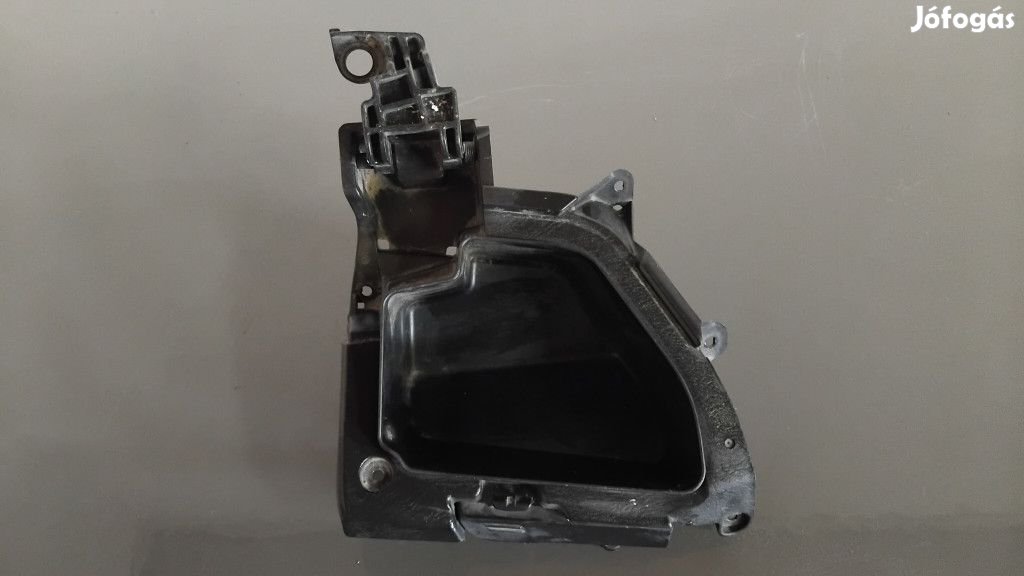 Suzuki Burgman 400 K7 Bal oldali kesztyűtartó | 92151-05H0