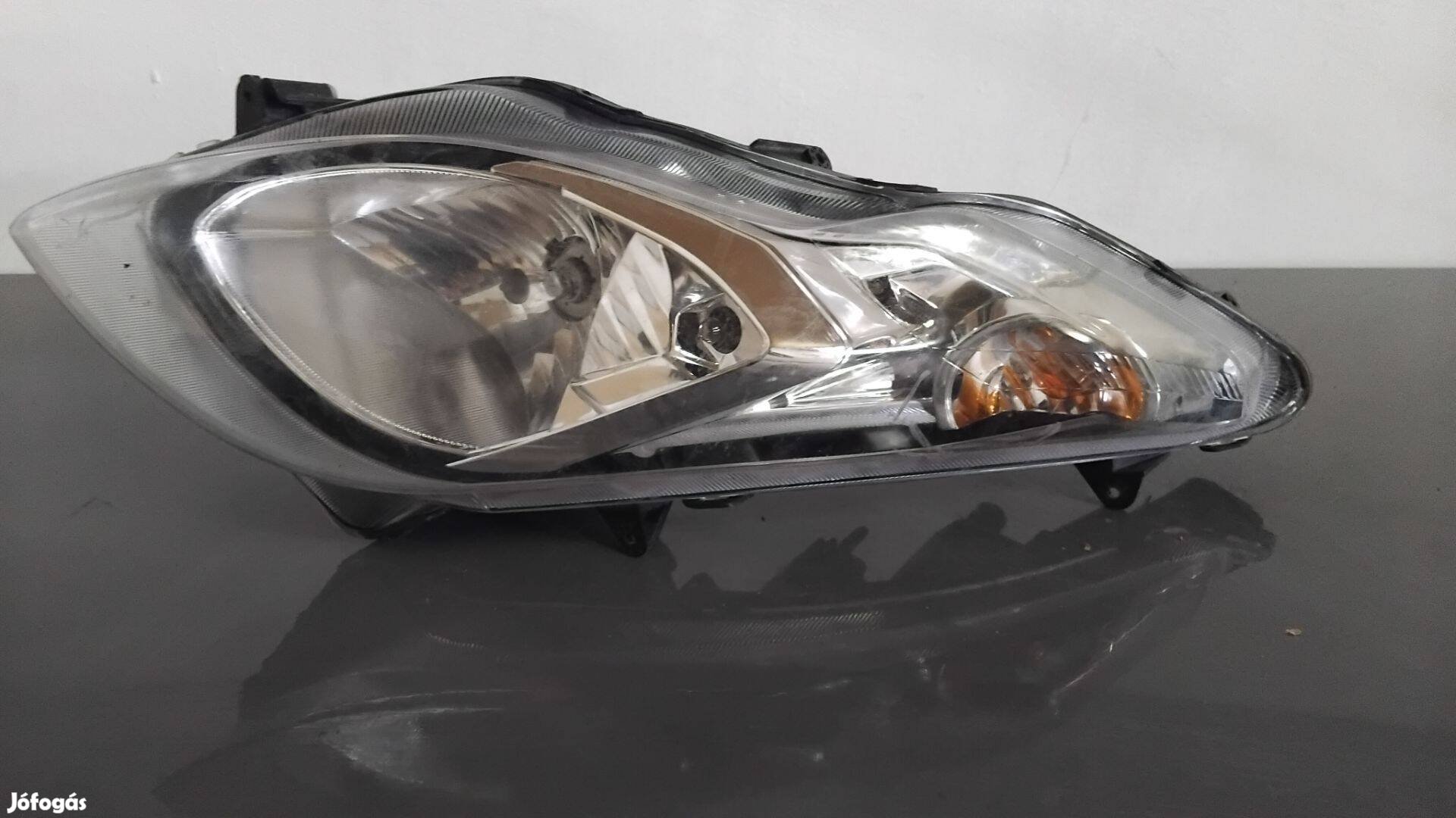 Suzuki Burgman 400 K7 Jobb első lámpa