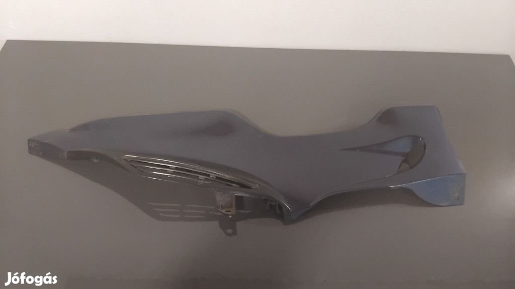 Suzuki Burgman 400 '98-01 Jobb oldali idom | 48171-14F00