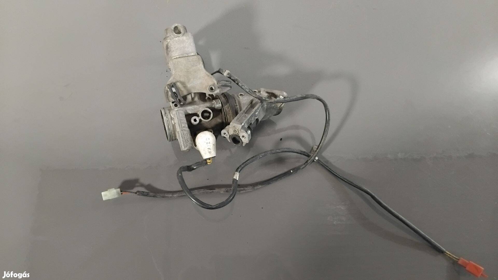Suzuki Burgman 400 '98-02 Fojtószelep ház