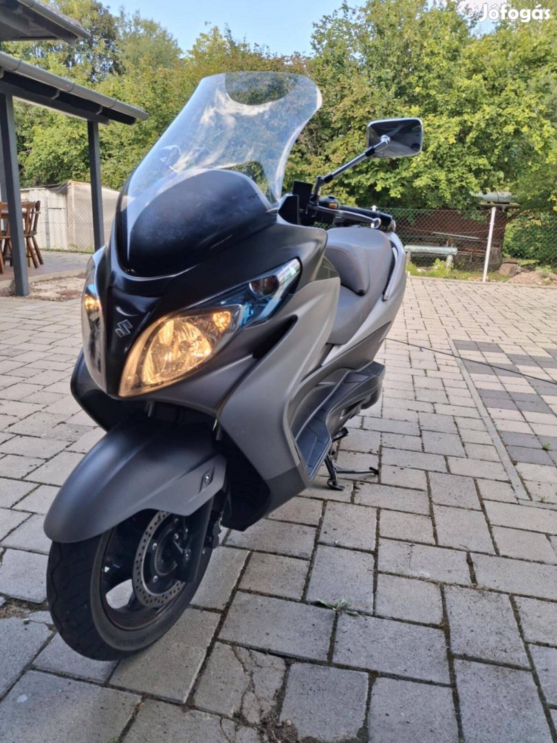 Suzuki Burgman 400 cm3