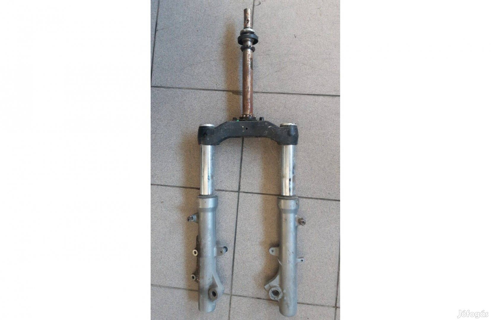 Suzuki Burgman 400 első teleszkóp