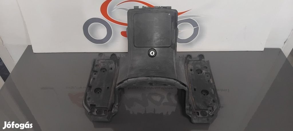 Suzuki Burgman 400 tank idom