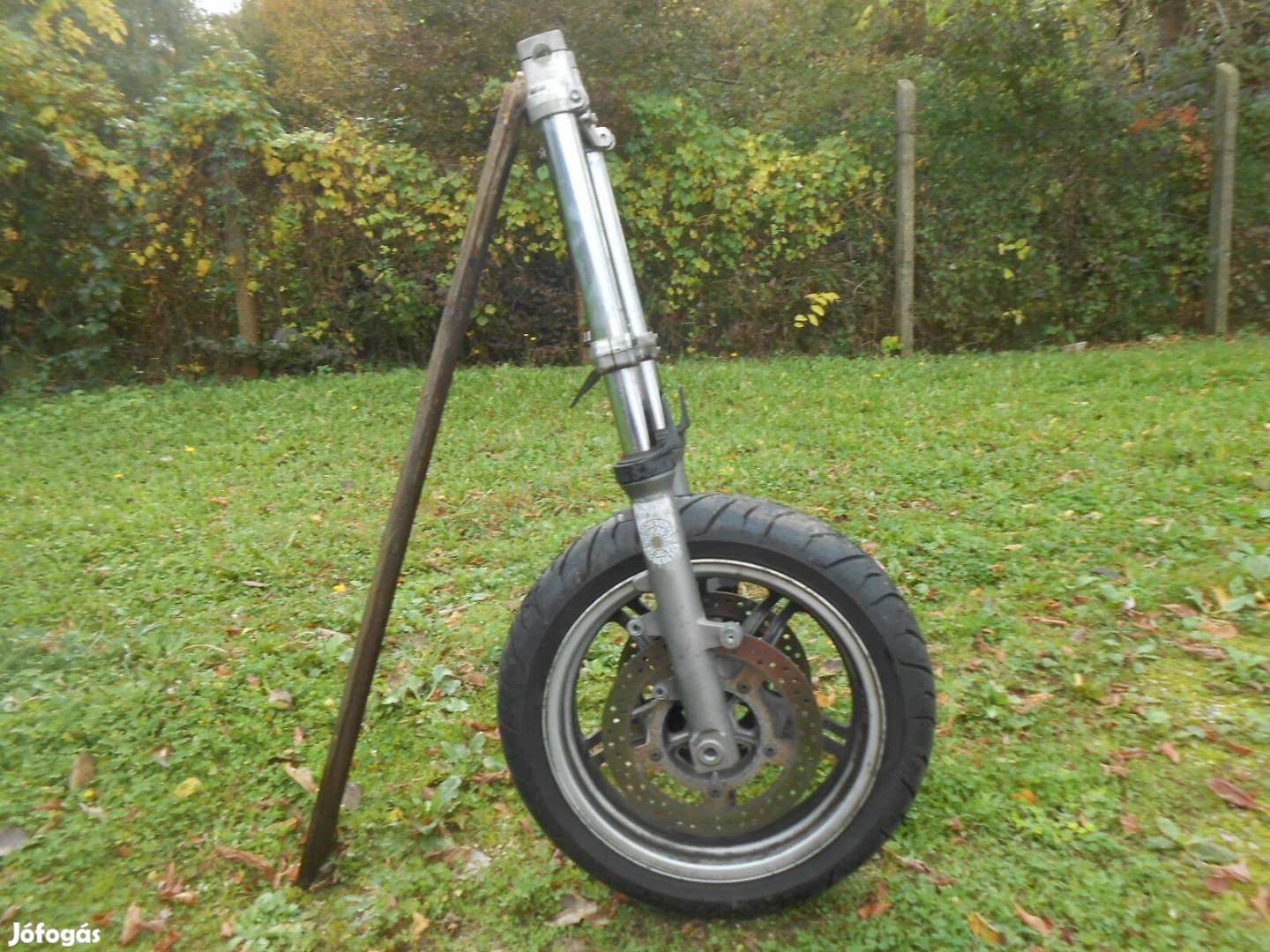 Suzuki Burgman 650,2004-es,Osztrákról :komplett elsőfutómű