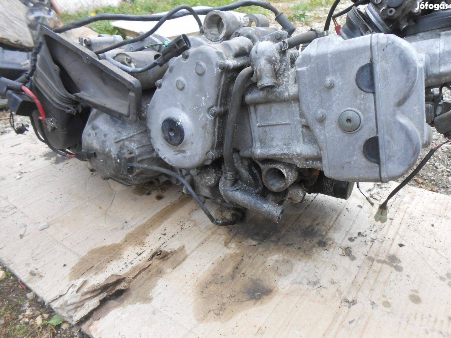 Suzuki Burgman 650,2004-esről :85000 km-t hasz. üzemképes motorblokk