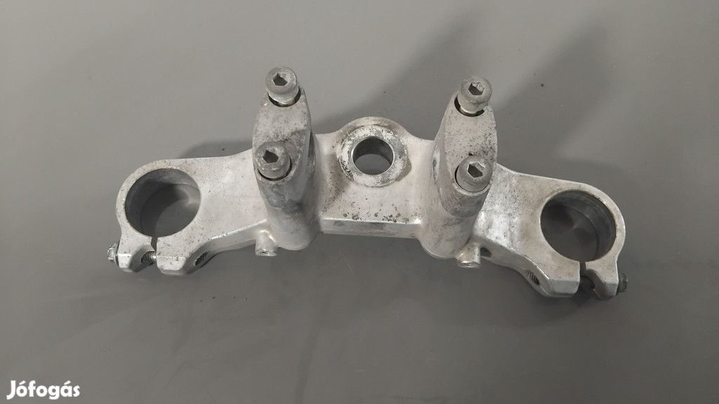 Suzuki Burgman 650 (2003-2004) - Felső villahíd