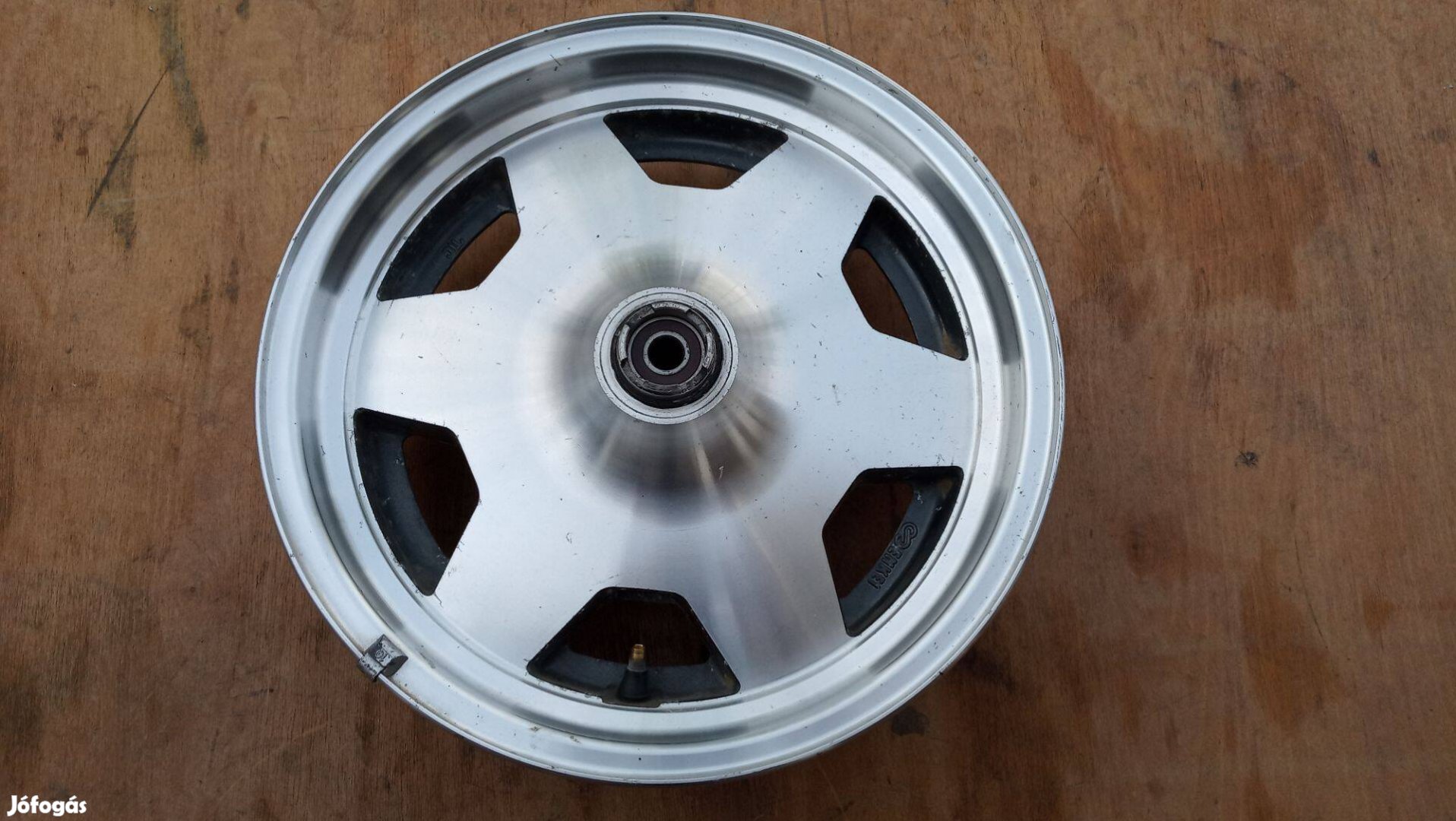 Suzuki Burgman AN 250 első felni