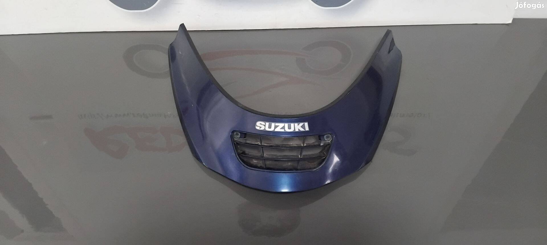 Suzuki Burgman AN 400 Alkatrészek