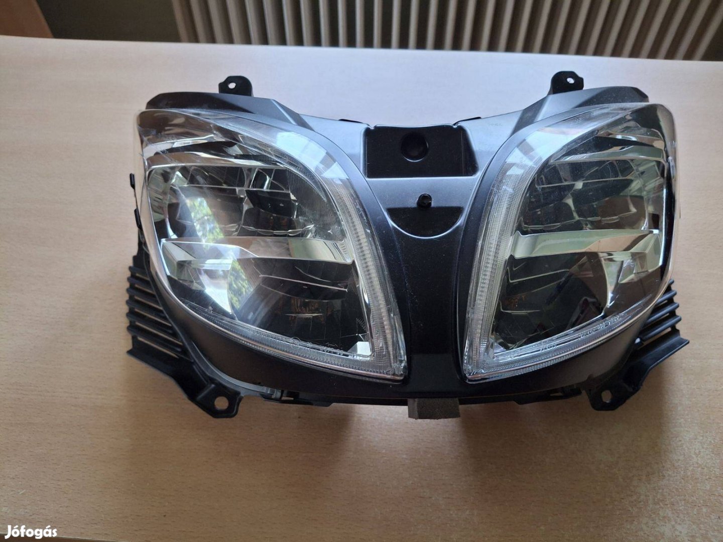 Suzuki Burgman fényszóró lámpa