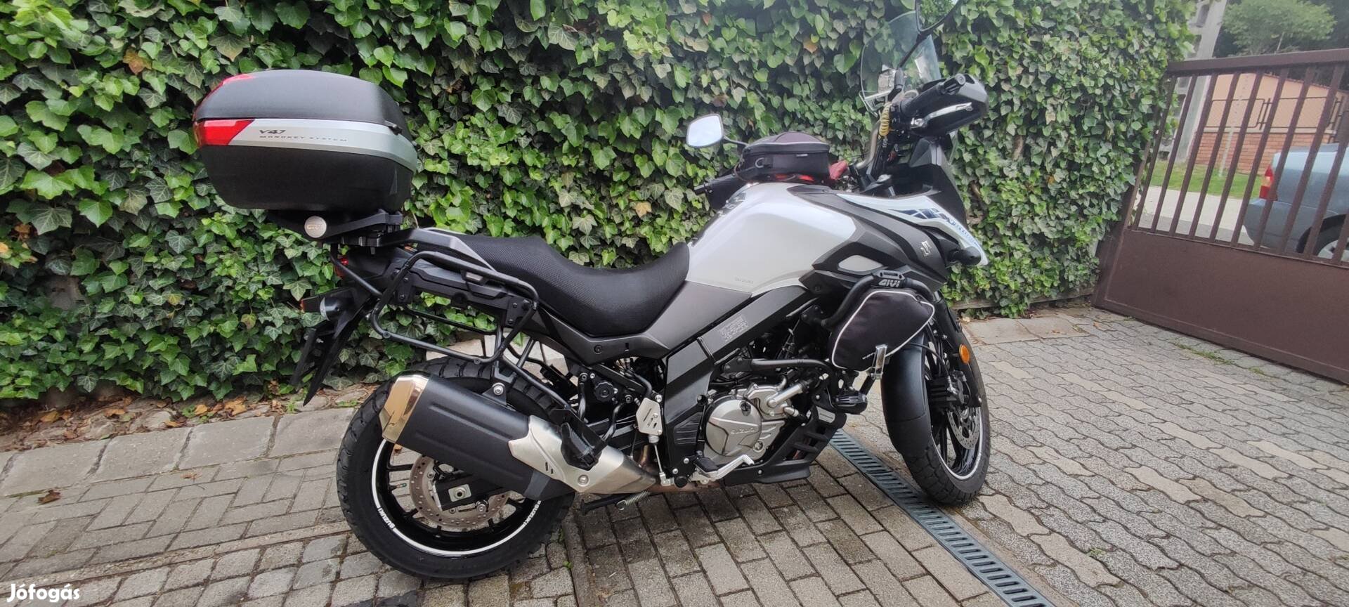 Suzuki D650 Vstrom 2023 22e km garanciális 