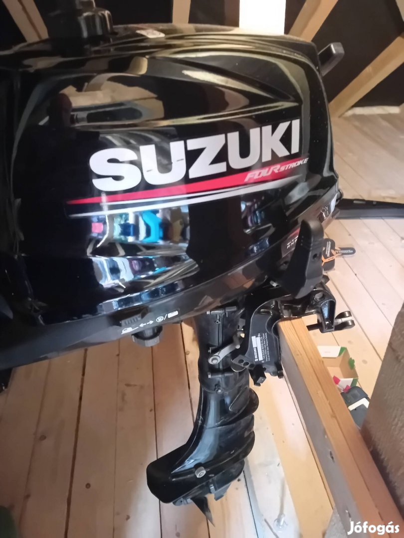 Suzuki DF6A csónak motor. 