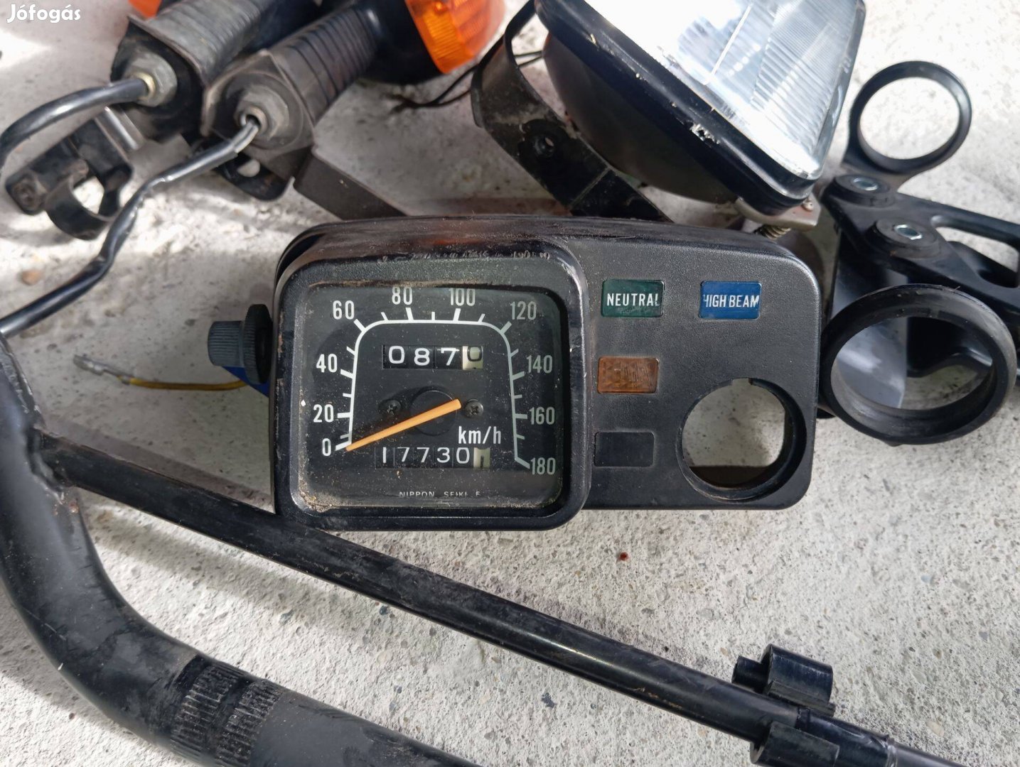 Suzuki DR 600 alkatrész , km óra