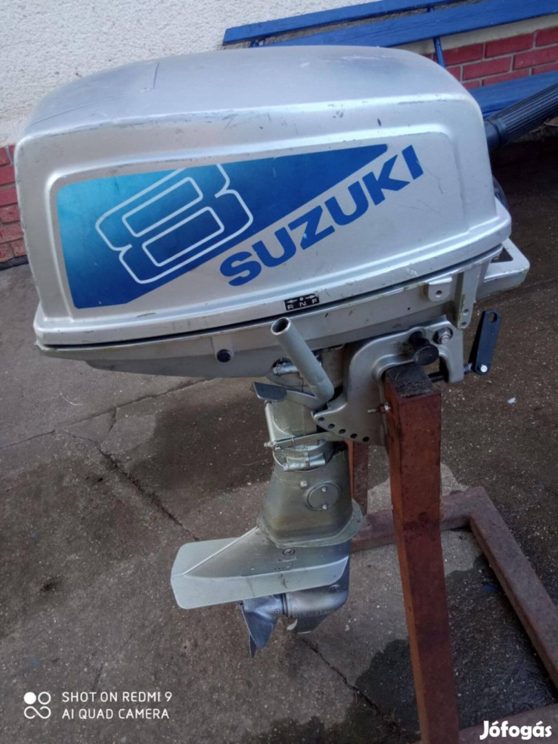 Suzuki Dt8 rövid csizmás csónak motor