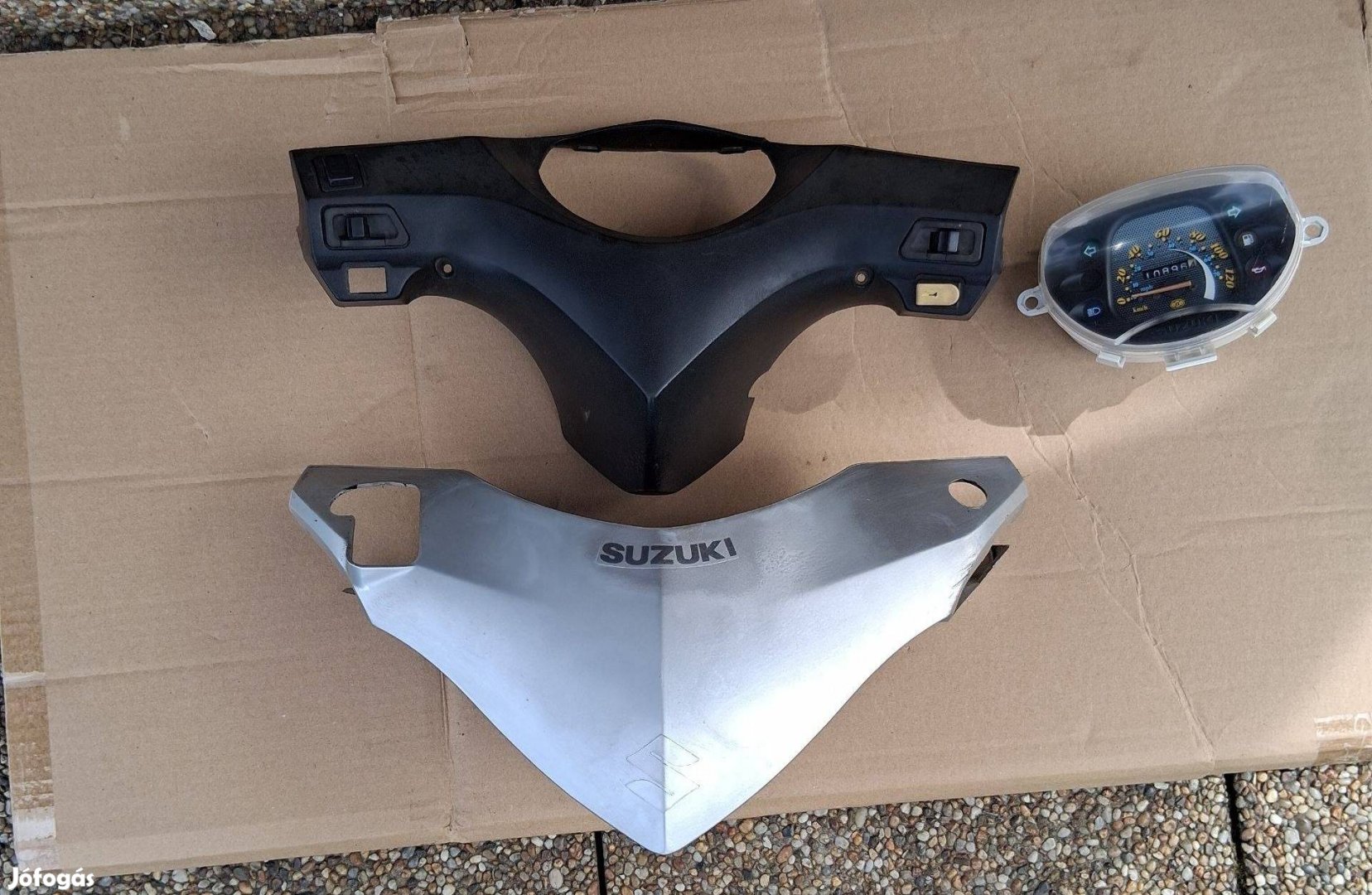 Suzuki Estilete kormány idom