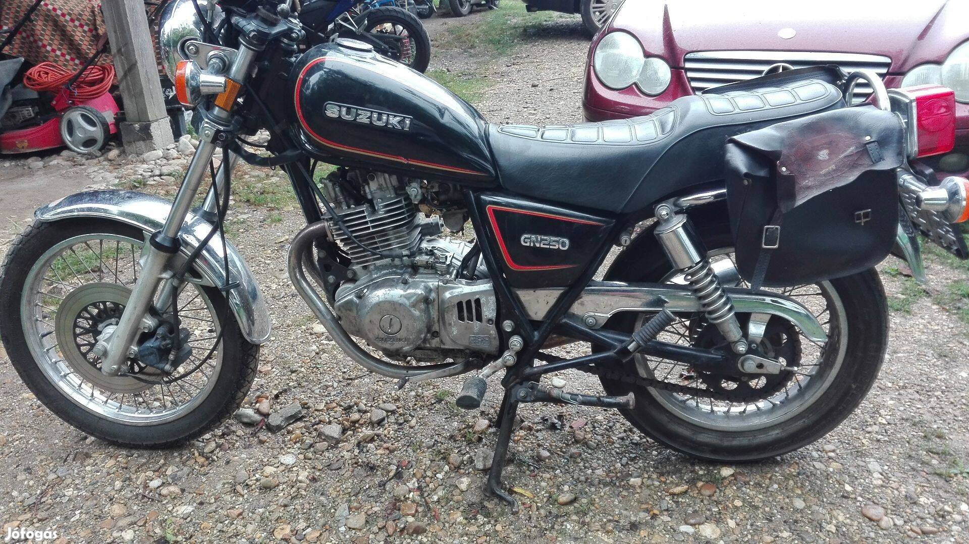 Suzuki GN250 motorkrékpár
