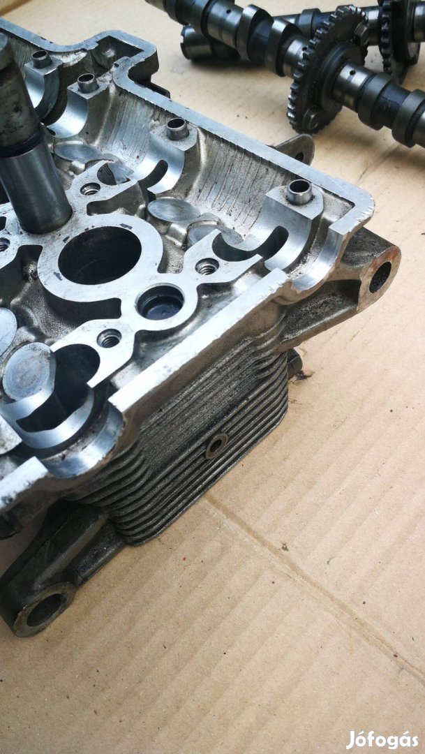 Suzuki GSF 250 Bandit hengerfej vezérműtengely