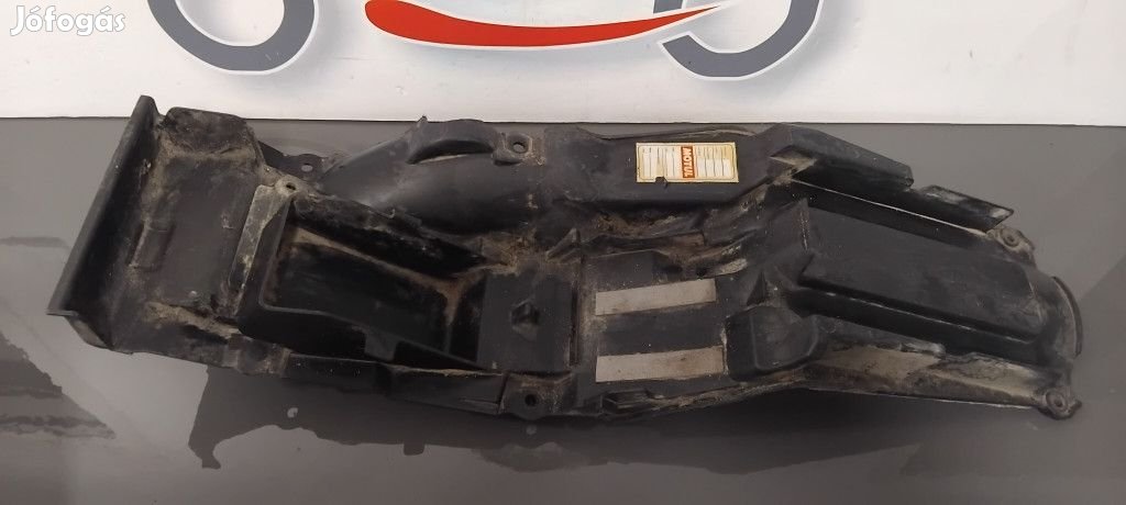 Suzuki GSR 600 Akkumulátor tartó panel