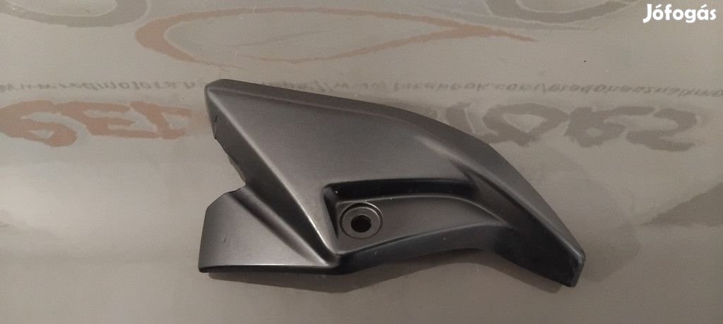 Suzuki GSR 600 Bal oldali fényszóró burkolat