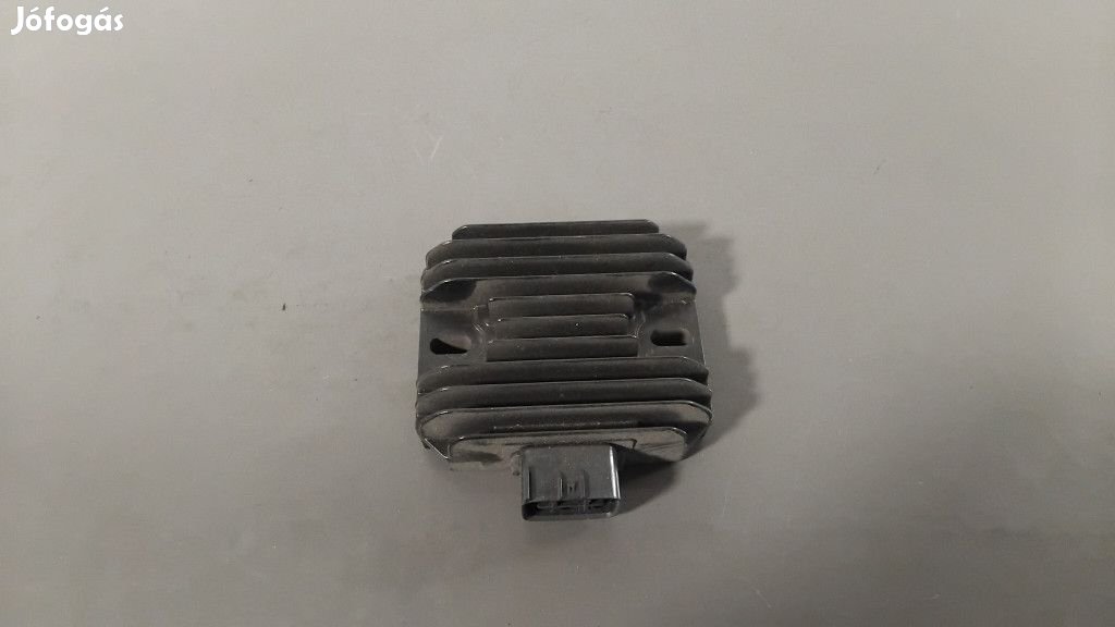 Suzuki GSR 600 (2006) - Feszültségszabályzó