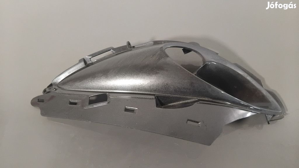 Suzuki GSXR 1300 Hayabusa - Bal oldali légbeömlő burkolat - 94671-15H