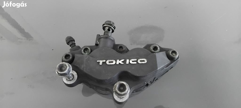 Suzuki GSXR 750 K1Bal első féknyereg