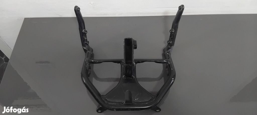 Suzuki GSXR 750 K1 Fejidomtartó konzol