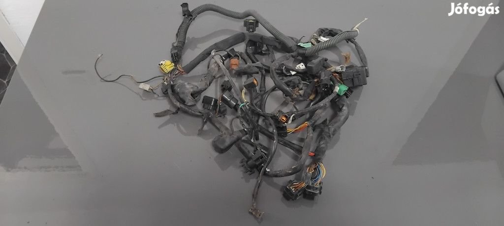 Suzuki GSXR 750 K1 Kábelköteg