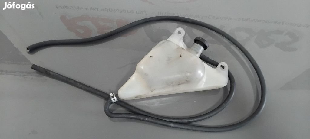Suzuki GSXR 750 K1 Kiegyenlítő tartály