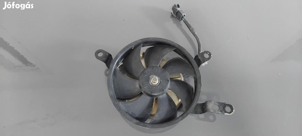Suzuki GSXR 750 K1 Ventilátor