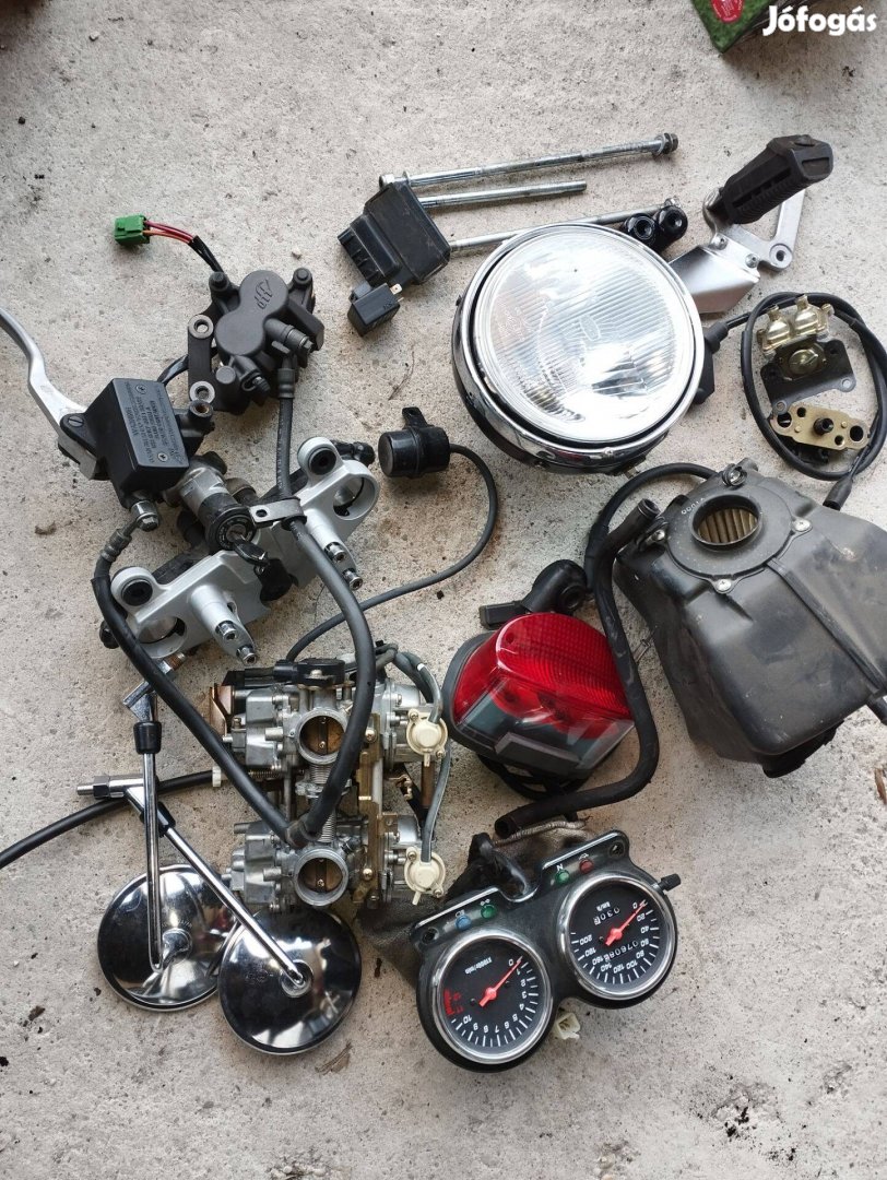 Suzuki GS 500 alkatrész , km óra