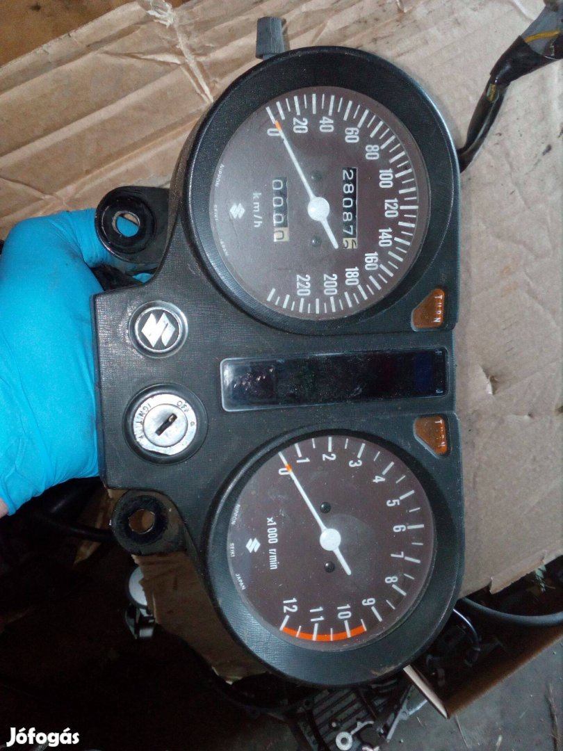 Suzuki GS 550 km óra, műszerfal, alkatrész
