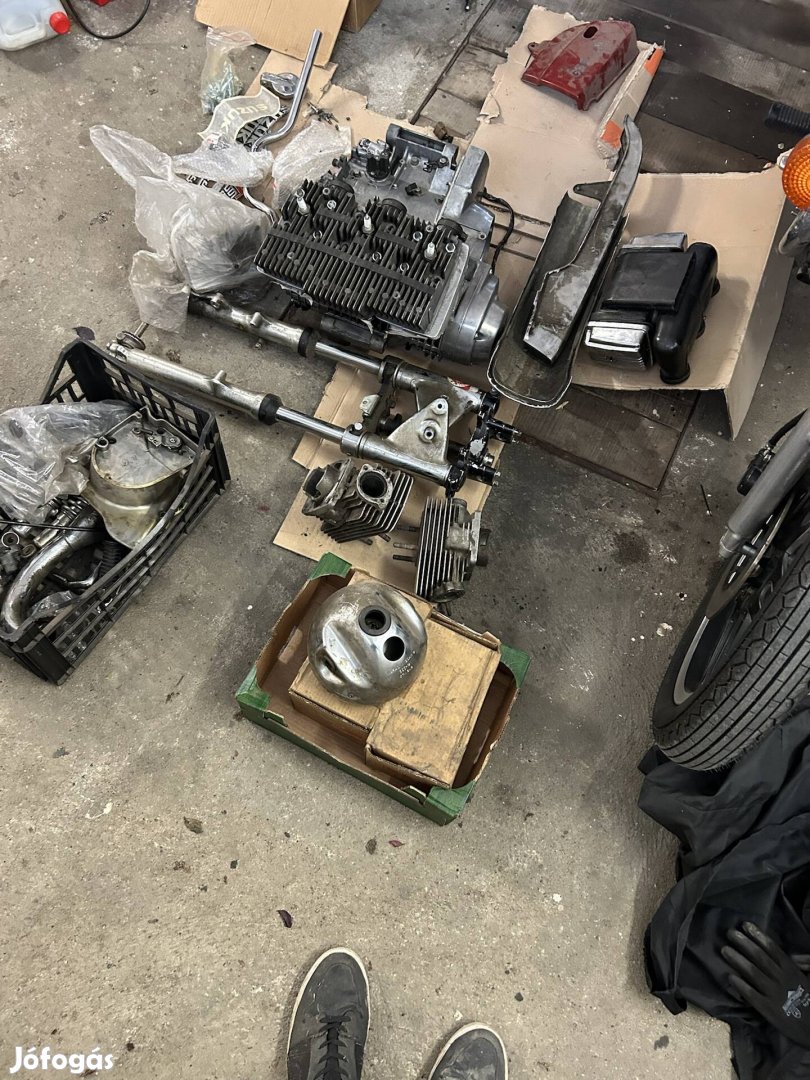 Suzuki GT 500 blokk és alkatrészei