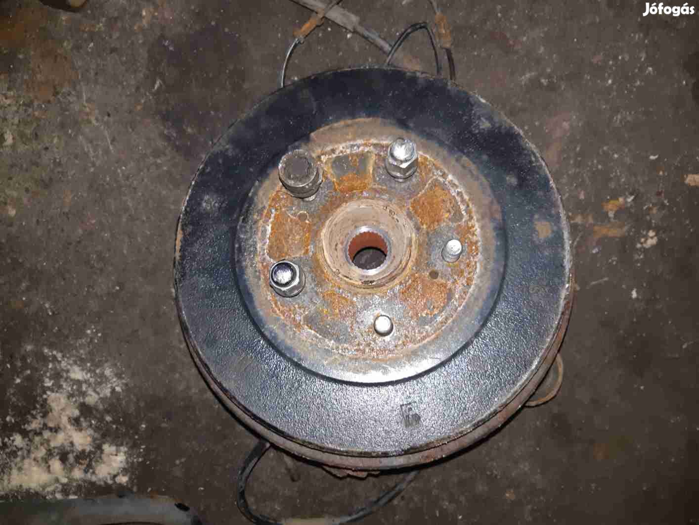 Suzuki Grand Vitara 05- Bal Hátsó Csonkállvány Kerékaggyal