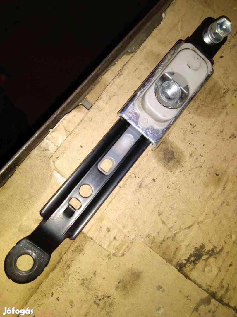 Suzuki Grand Vitara 05- Jobb Első Biztonsági Öv Magasság