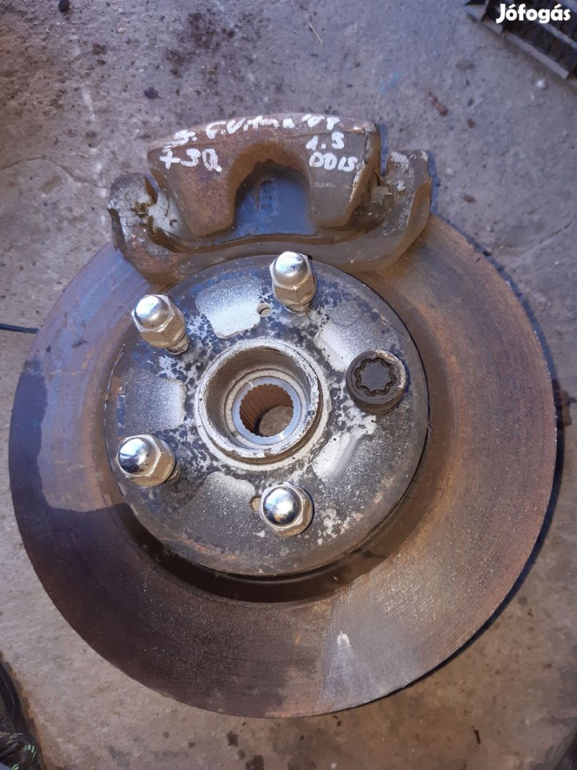 Suzuki Grand Vitara 05- Jobb Első Csonkállvány Kerékaggyal