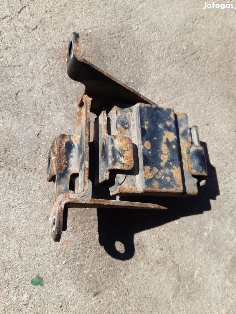 Suzuki Grand Vitara 05- Motortartó Bak