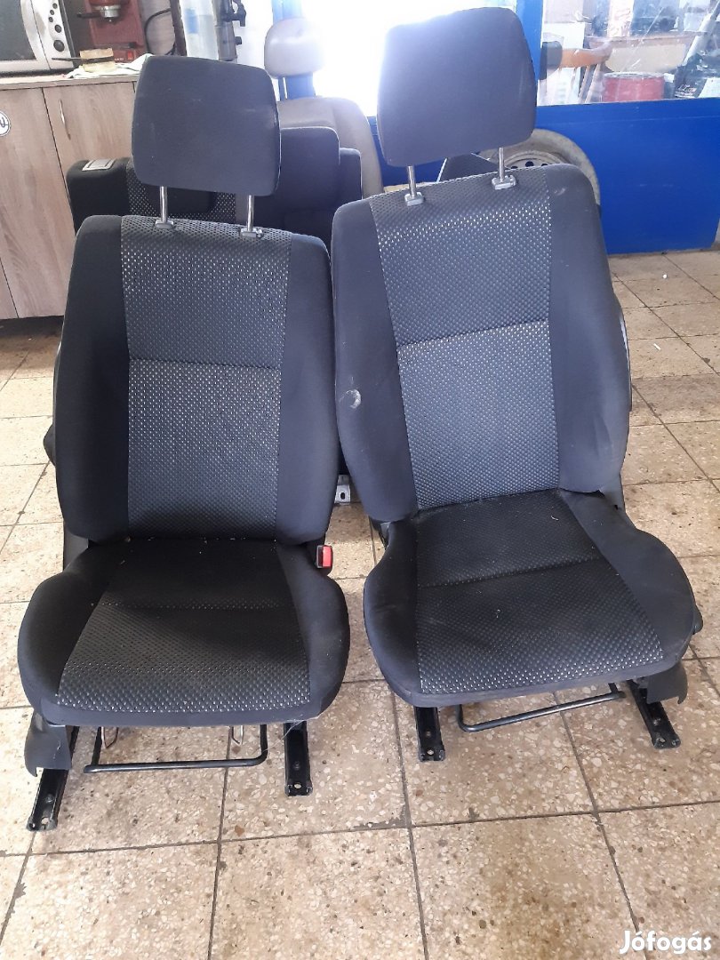 Suzuki Grand Vitara 05- Ülés Garnitúra