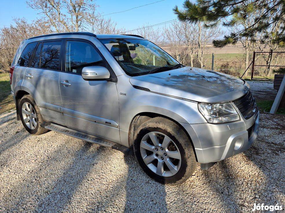 Suzuki Grand Vitara 2. alkatrészek eladók