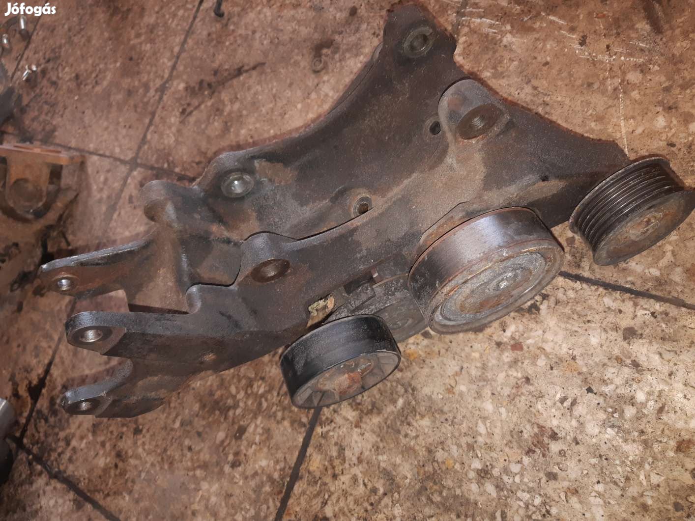 Suzuki Grand Vitara -05 Kormányszervó Szivattyú Tartó Bak -