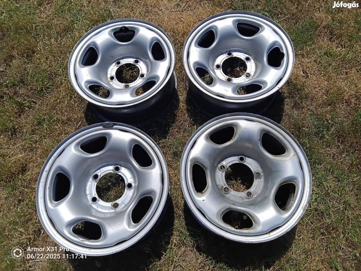 Suzuki Grand Vitara acélfelni 5x139.7 UAZ Niva
