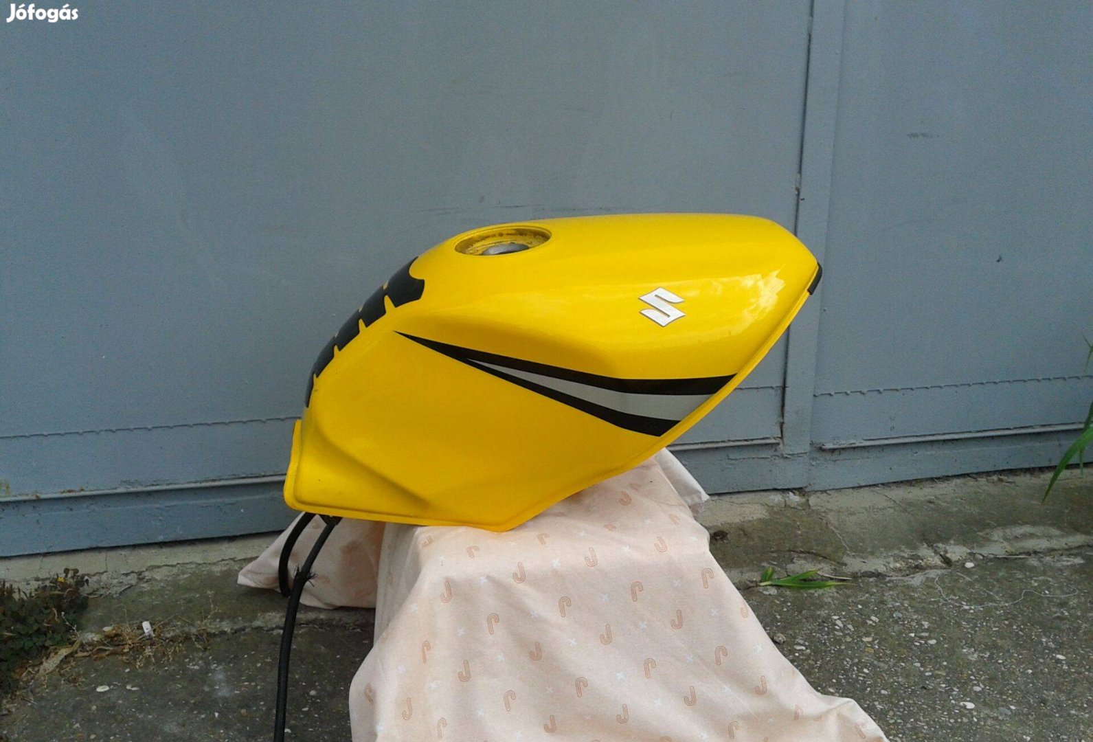 Suzuki Gs 500 üzemanyag tank