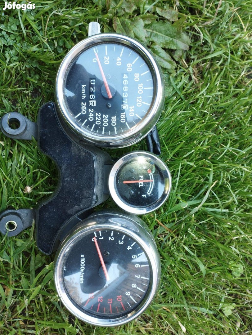 Suzuki Gsx 1100 G , GSF 1200 km óra