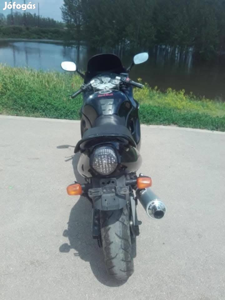 Suzuki Gsxf Boci 600 bontott alkatrészek 