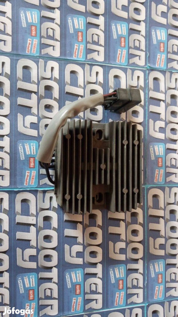 Suzuki Gsxr600 , 750 VL 1500 gyári új feszültségszabályzó