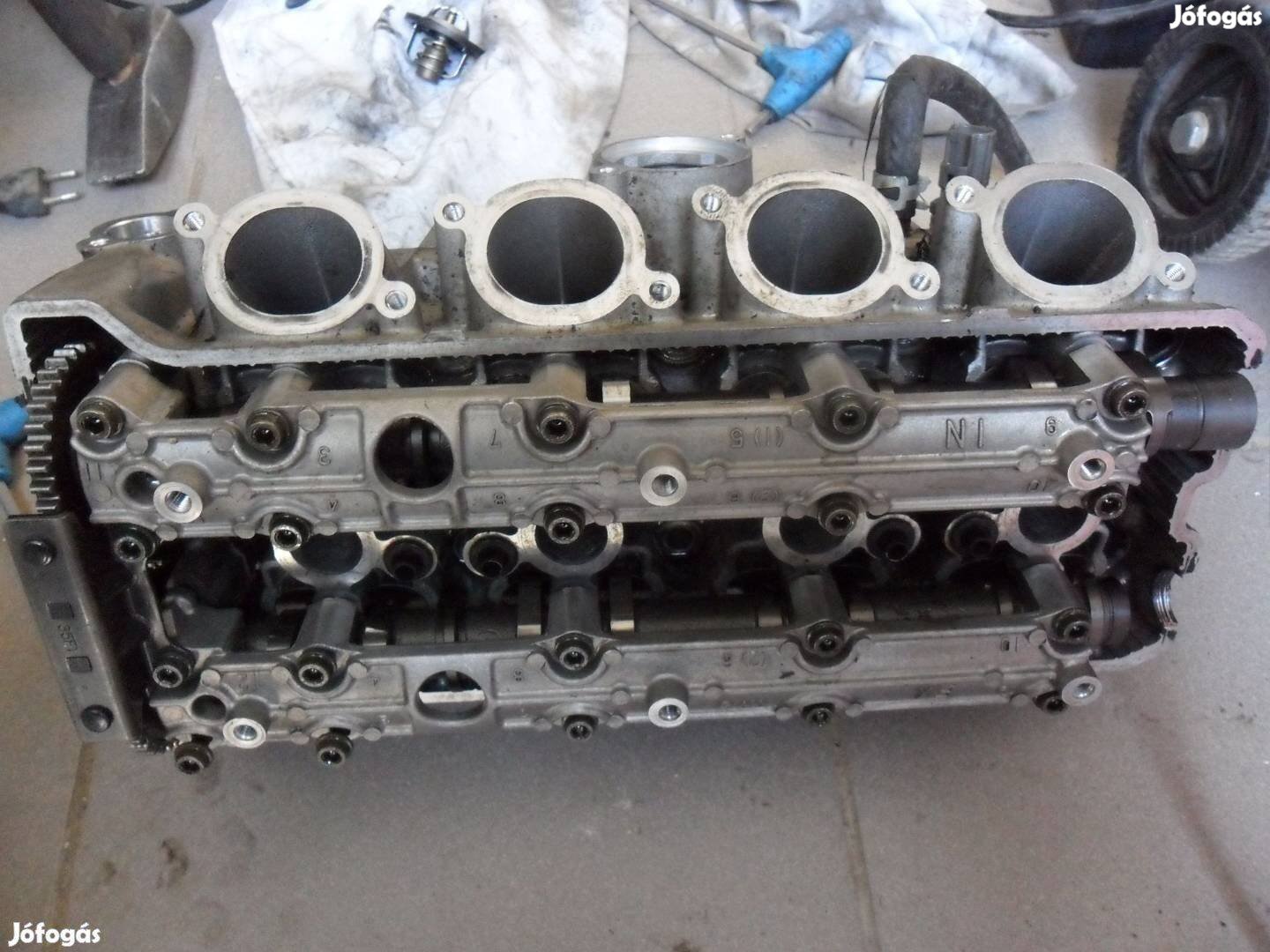 Suzuki Gsxr 1000 K1 alkatrész váltó és hengerfej