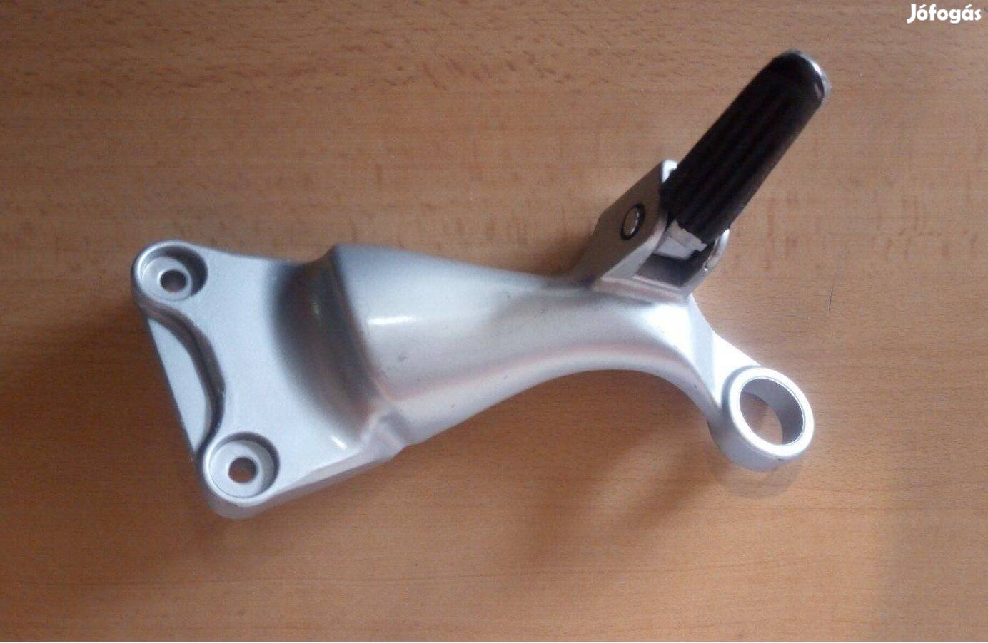 Suzuki Gsxr 1300 jobb utaslábtartó