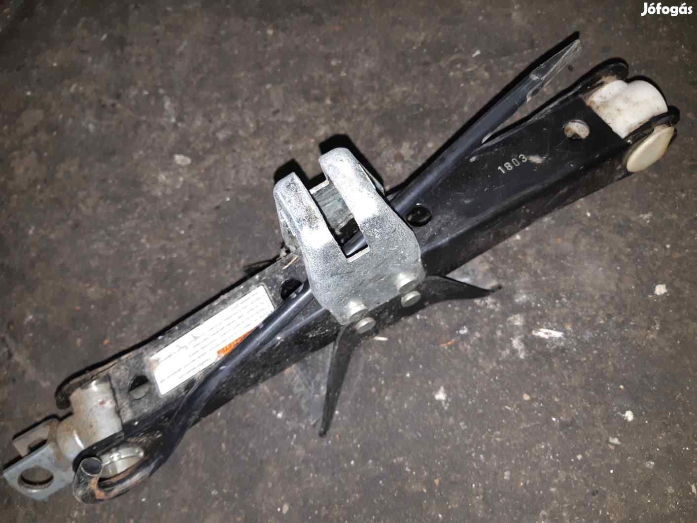 Suzuki Ignis 03-07 Emelő